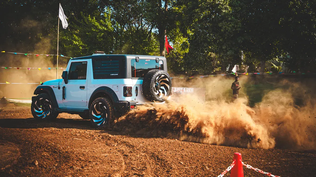 Donaldson vs Fleetguard Air Filters:Which Excels in Heavy-Dust Environments?